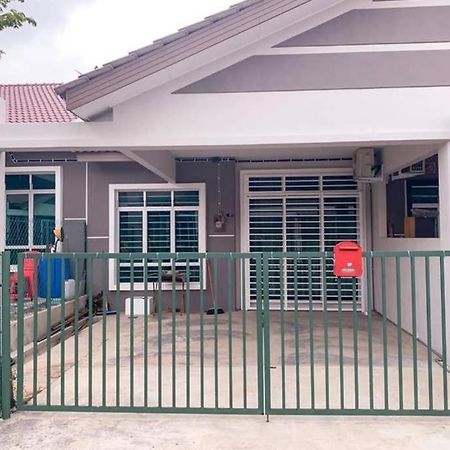Si_Homestay4U Malacca Exteriör bild